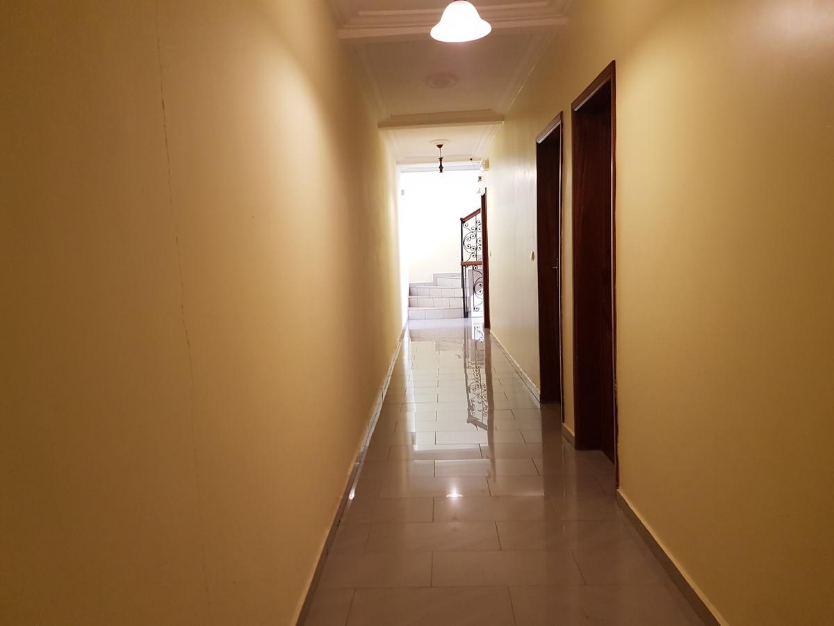Liza Hotel Yaoundé Buitenkant foto