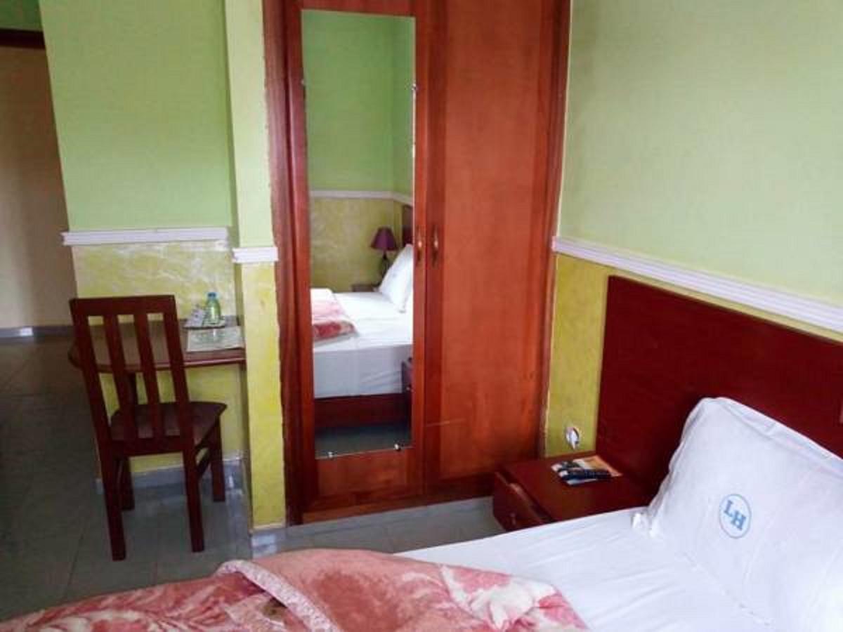 Liza Hotel Yaoundé Buitenkant foto