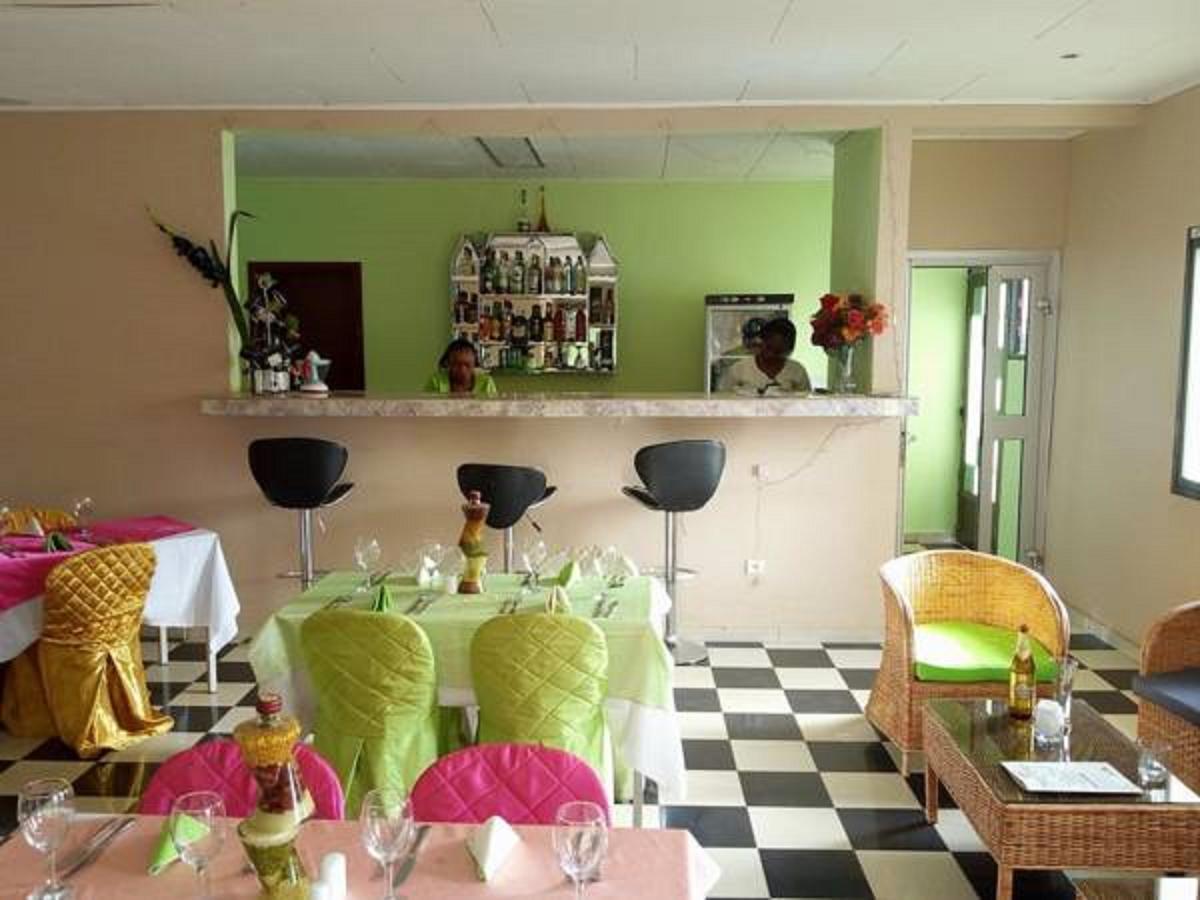 Liza Hotel Yaoundé Buitenkant foto