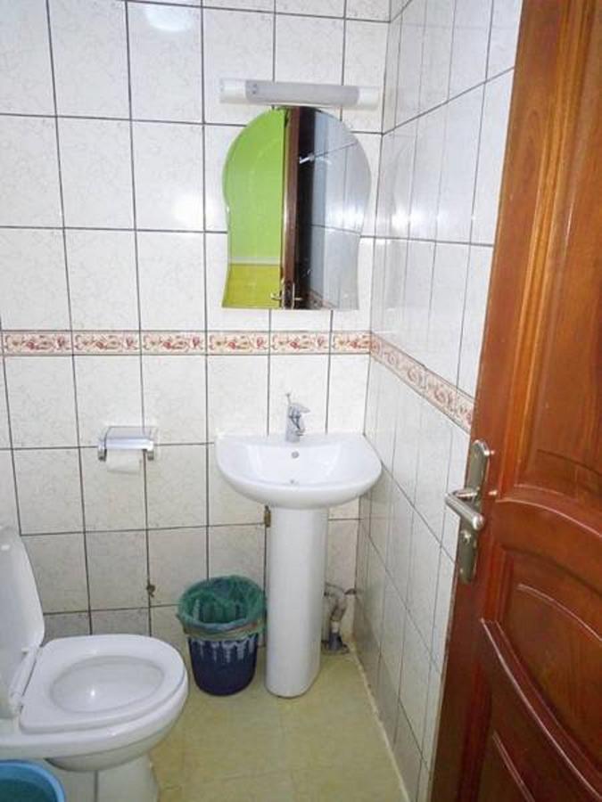 Liza Hotel Yaoundé Buitenkant foto